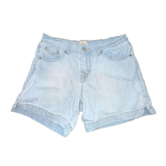 2/$20 Levi'’s Denim Shorts - Picture 2 of 5